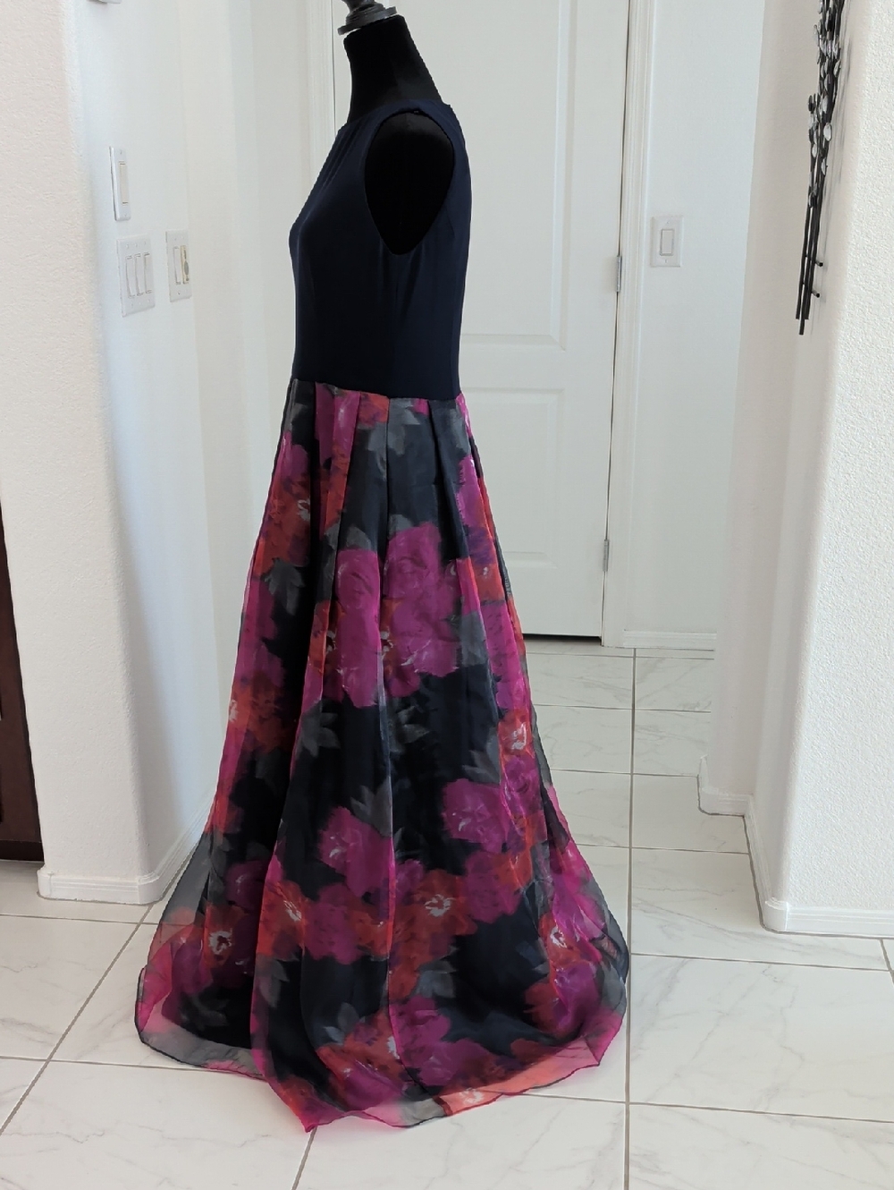 Eliza J Epanoui Gown Navy Blue Bodice Floral Organza Bottom Pockets 6 8 10 M - Picture 8 of 16